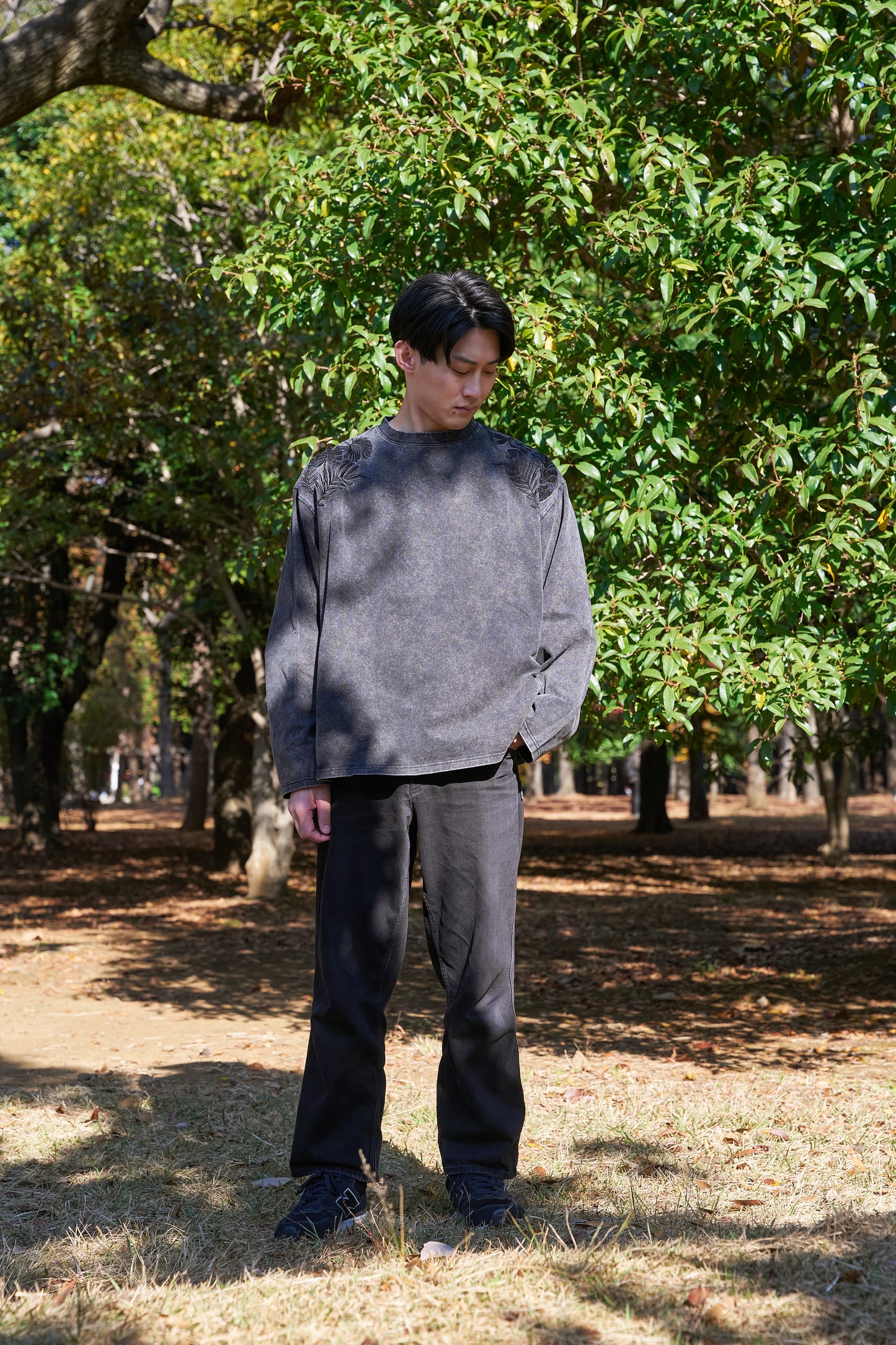Forest timeless Embroidery Long Sleeve 自然好きにおすすめな植物刺繍ロングスリーブ
