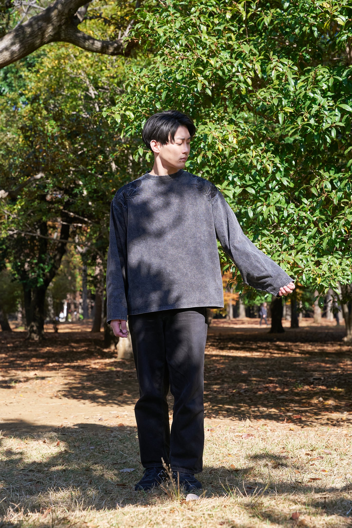 Forest timeless Embroidery Long Sleeve 自然好きにおすすめな植物刺繍ロングスリーブ