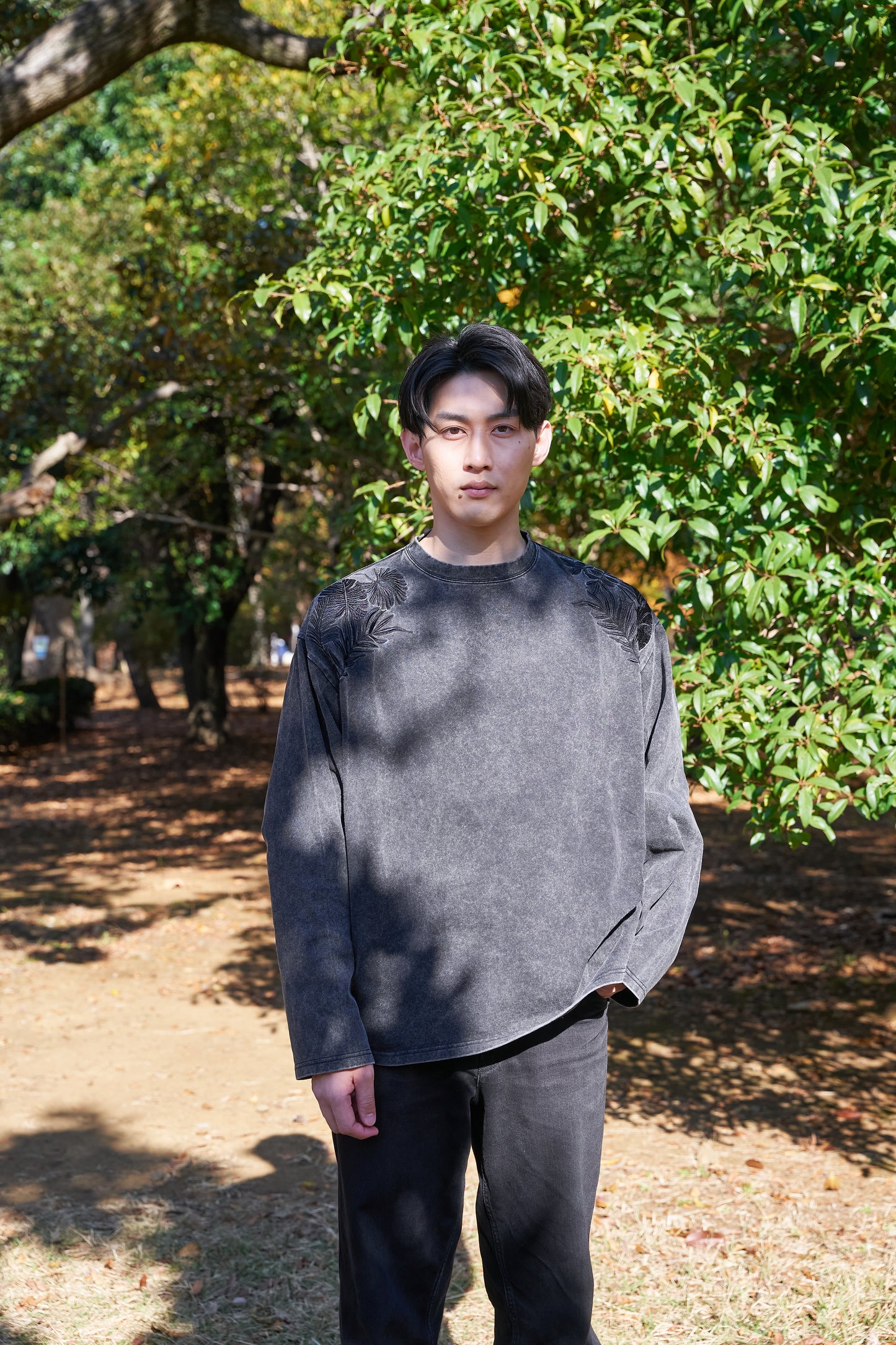 Forest timeless Embroidery Long Sleeve 自然好きにおすすめな植物刺繍ロングスリーブ