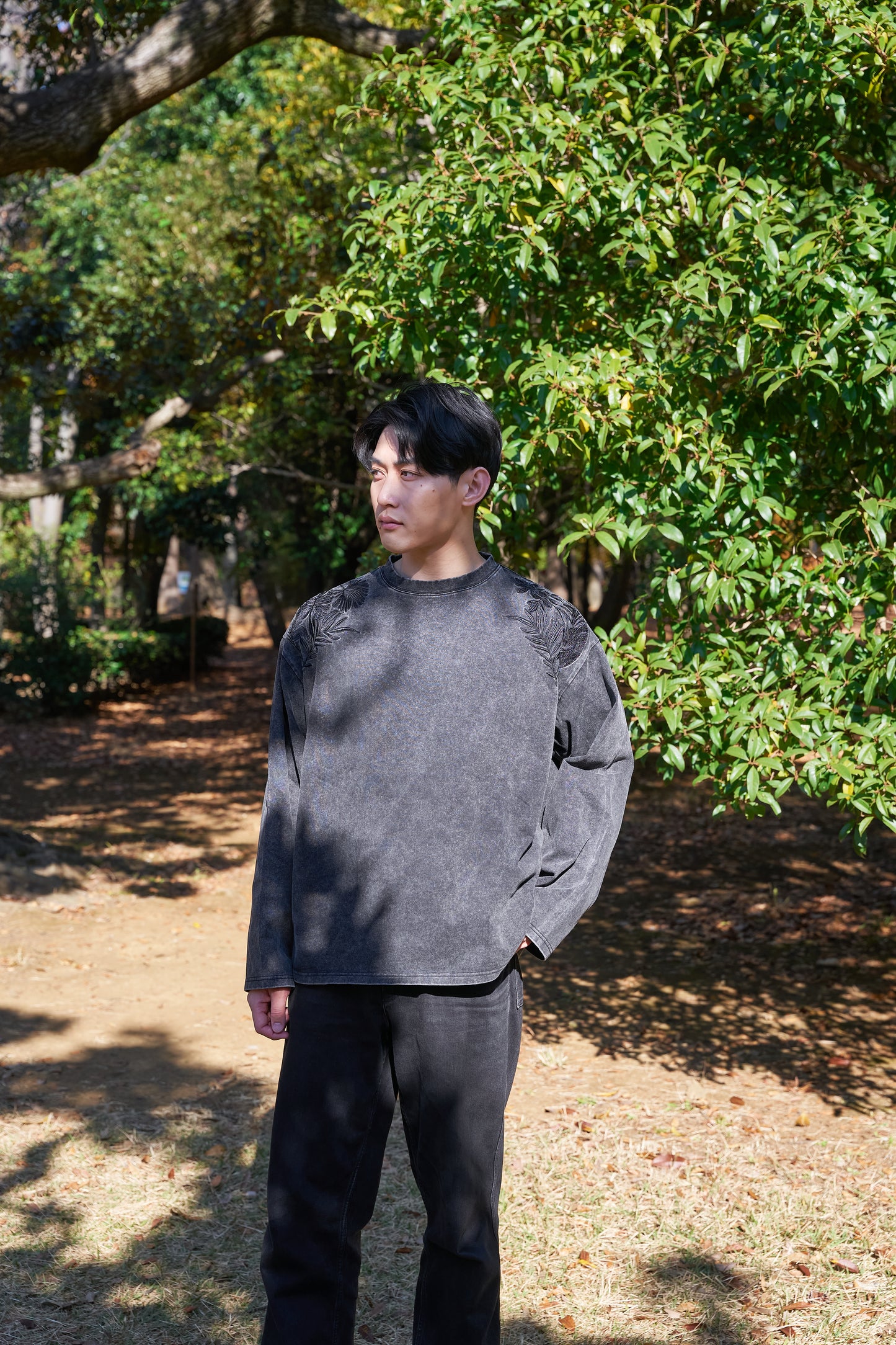 Forest timeless Embroidery Long Sleeve 自然好きにおすすめな植物刺繍ロングスリーブ