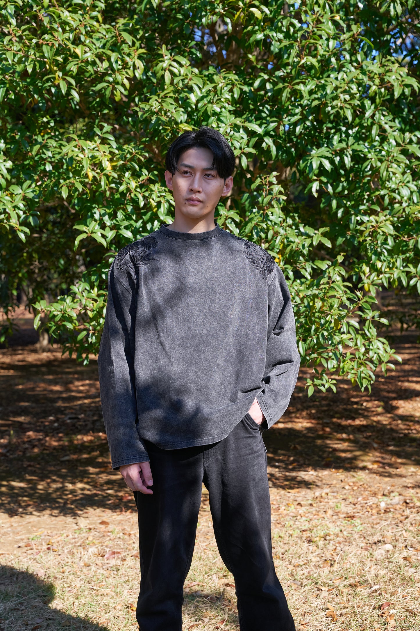 Forest timeless Embroidery Long Sleeve 自然好きにおすすめな植物刺繍ロングスリーブ