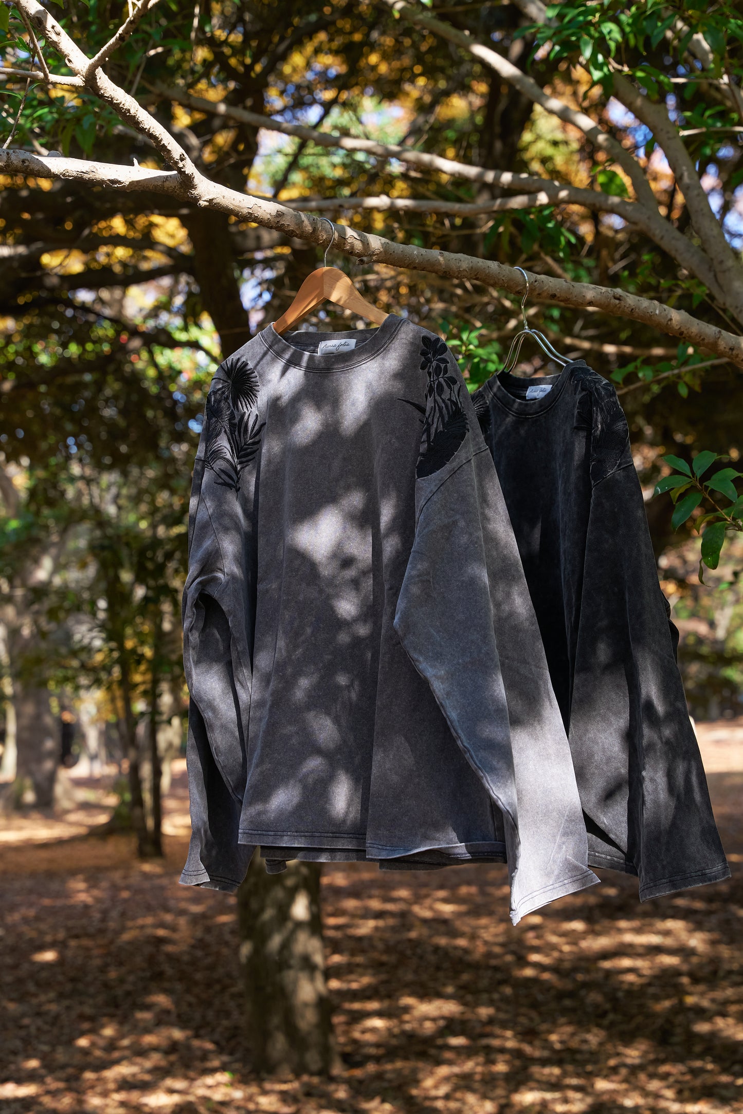 Forest timeless Embroidery Long Sleeve 自然好きにおすすめな植物刺繍ロングスリーブ