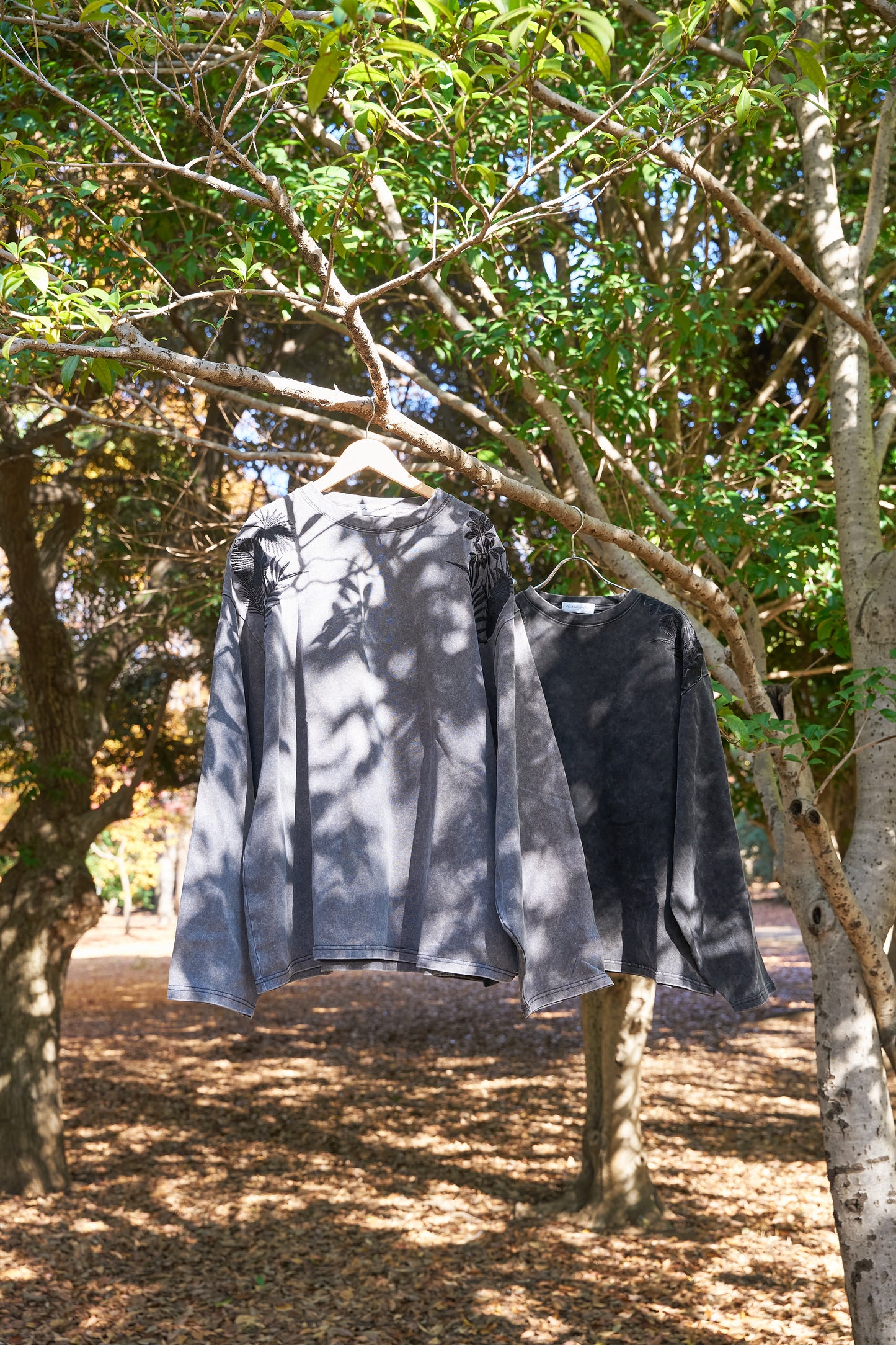 Forest timeless Embroidery Long Sleeve 自然好きにおすすめな植物刺繍ロングスリーブ