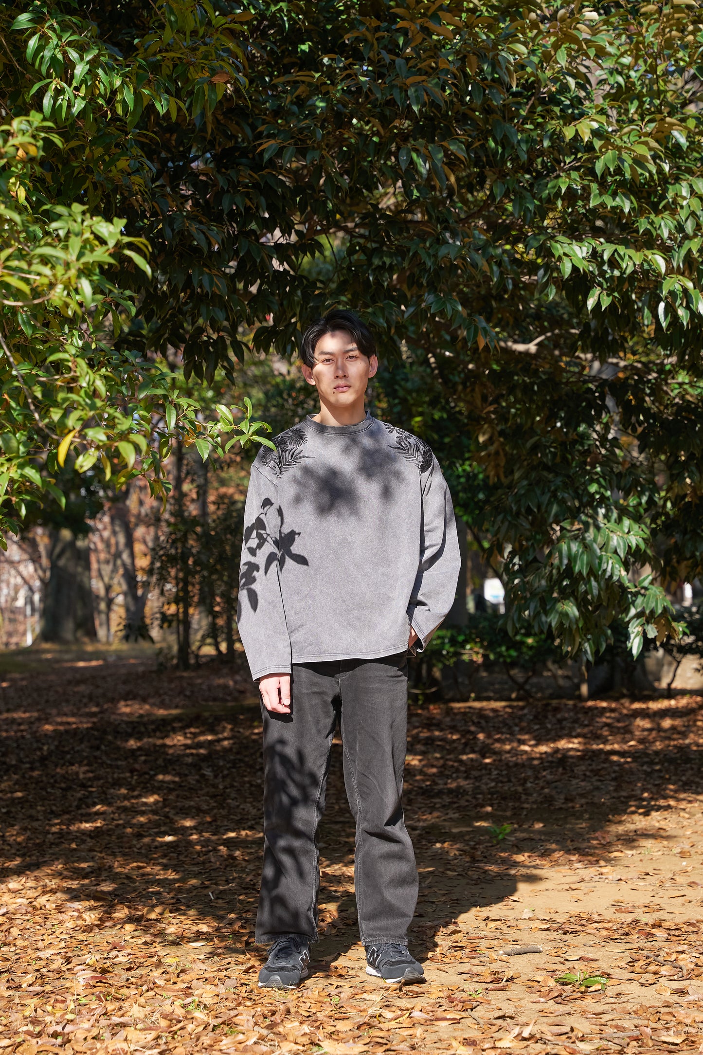 Forest timeless Embroidery Long Sleeve 自然好きにおすすめな植物刺繍ロングスリーブ