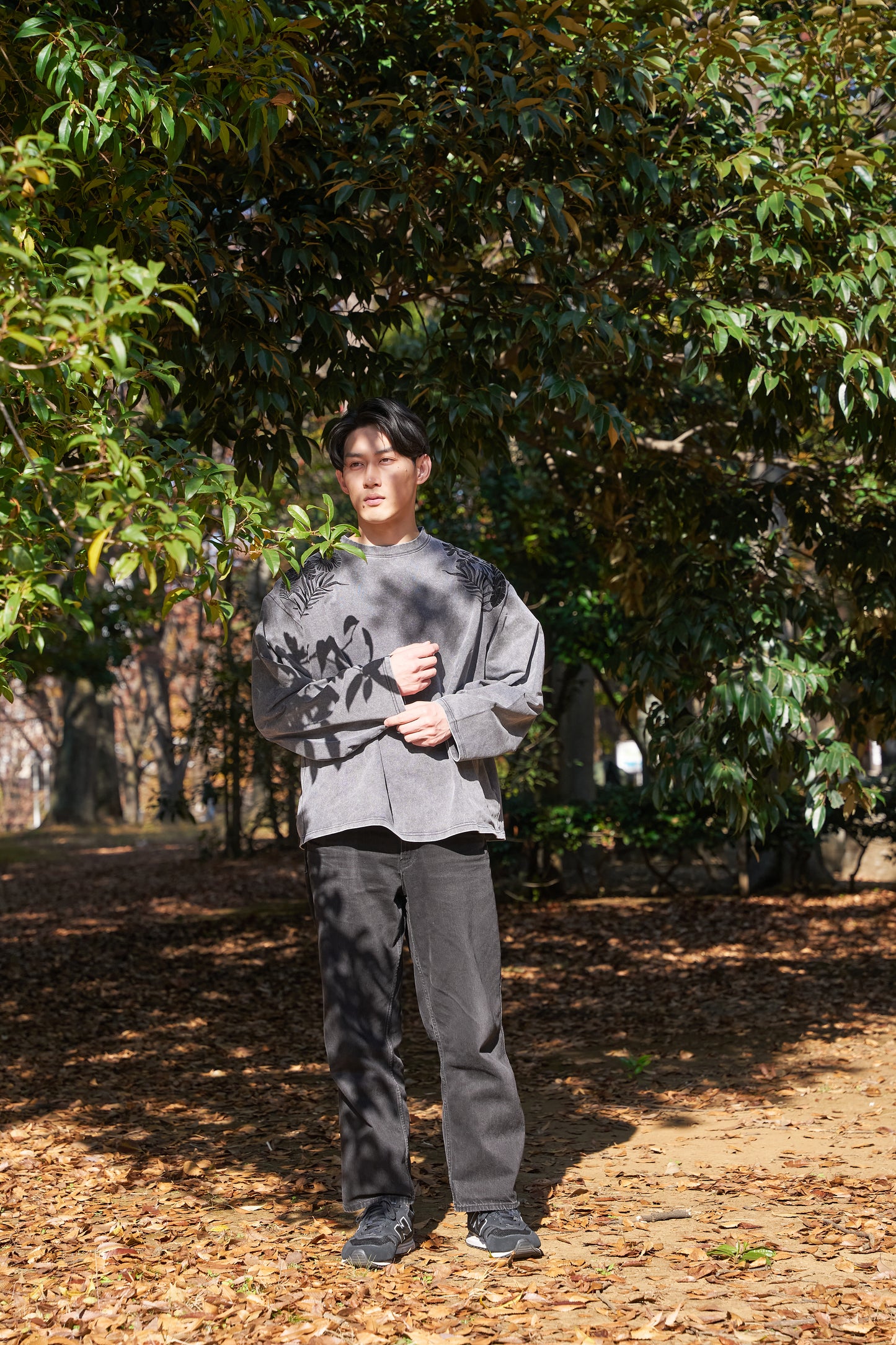 Forest timeless Embroidery Long Sleeve 自然好きにおすすめな植物刺繍ロングスリーブ