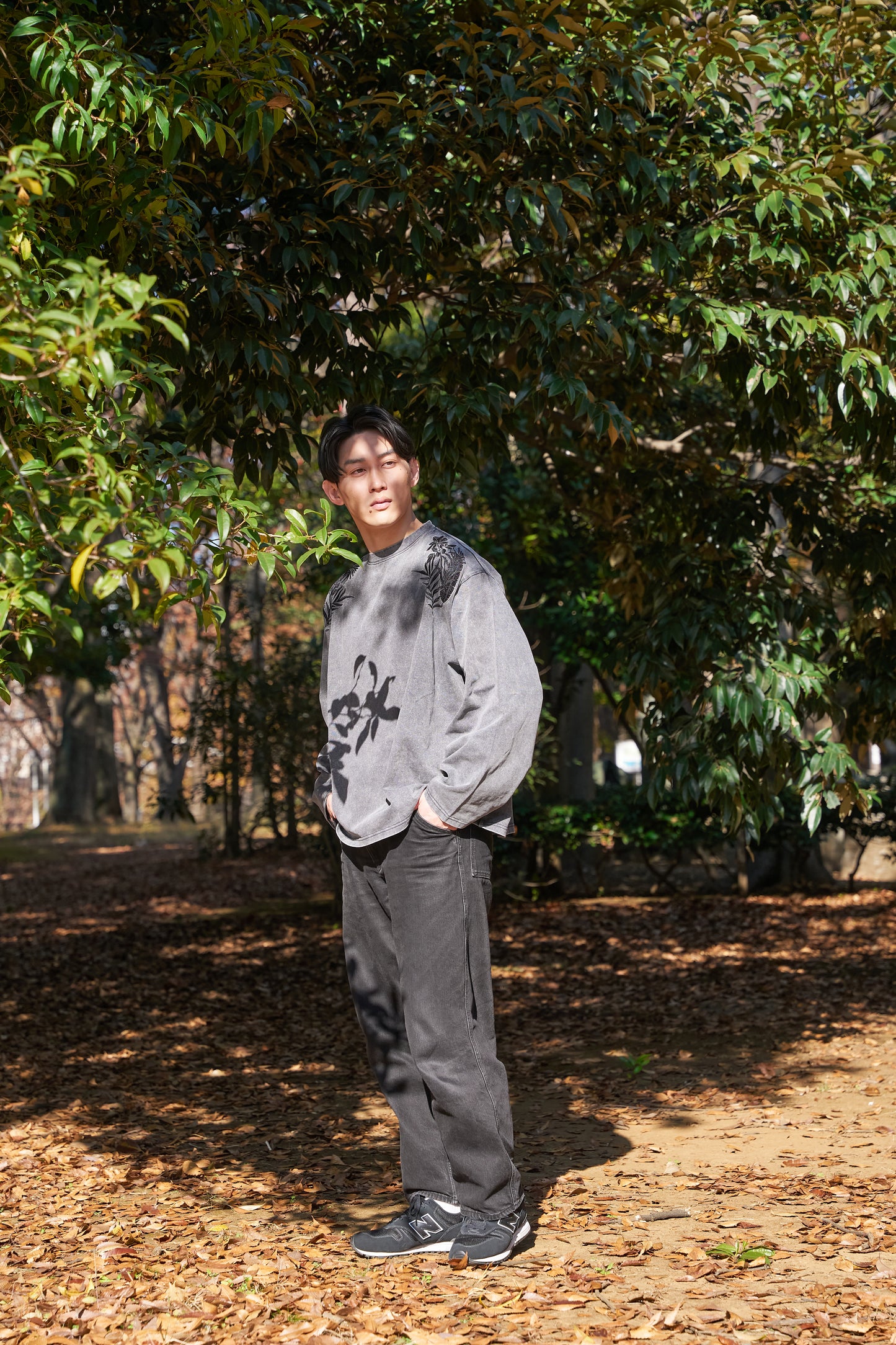 Forest timeless Embroidery Long Sleeve 自然好きにおすすめな植物刺繍ロングスリーブ