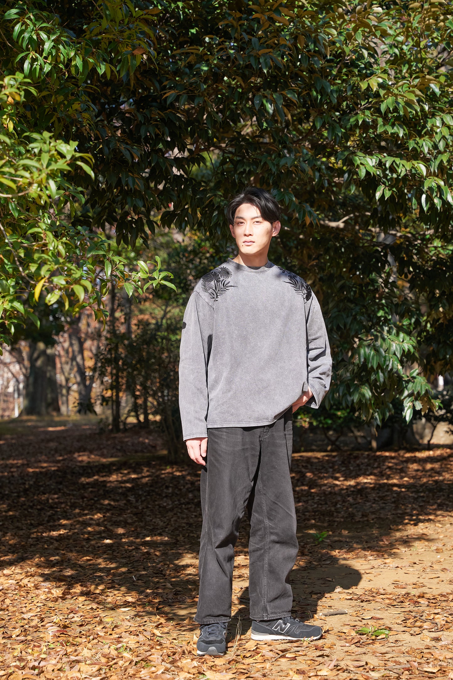 Forest timeless Embroidery Long Sleeve 自然好きにおすすめな植物刺繍ロングスリーブ