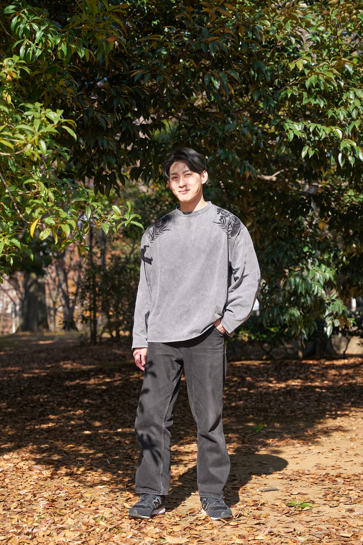 Forest timeless Embroidery Long Sleeve 自然好きにおすすめな植物刺繍ロングスリーブ