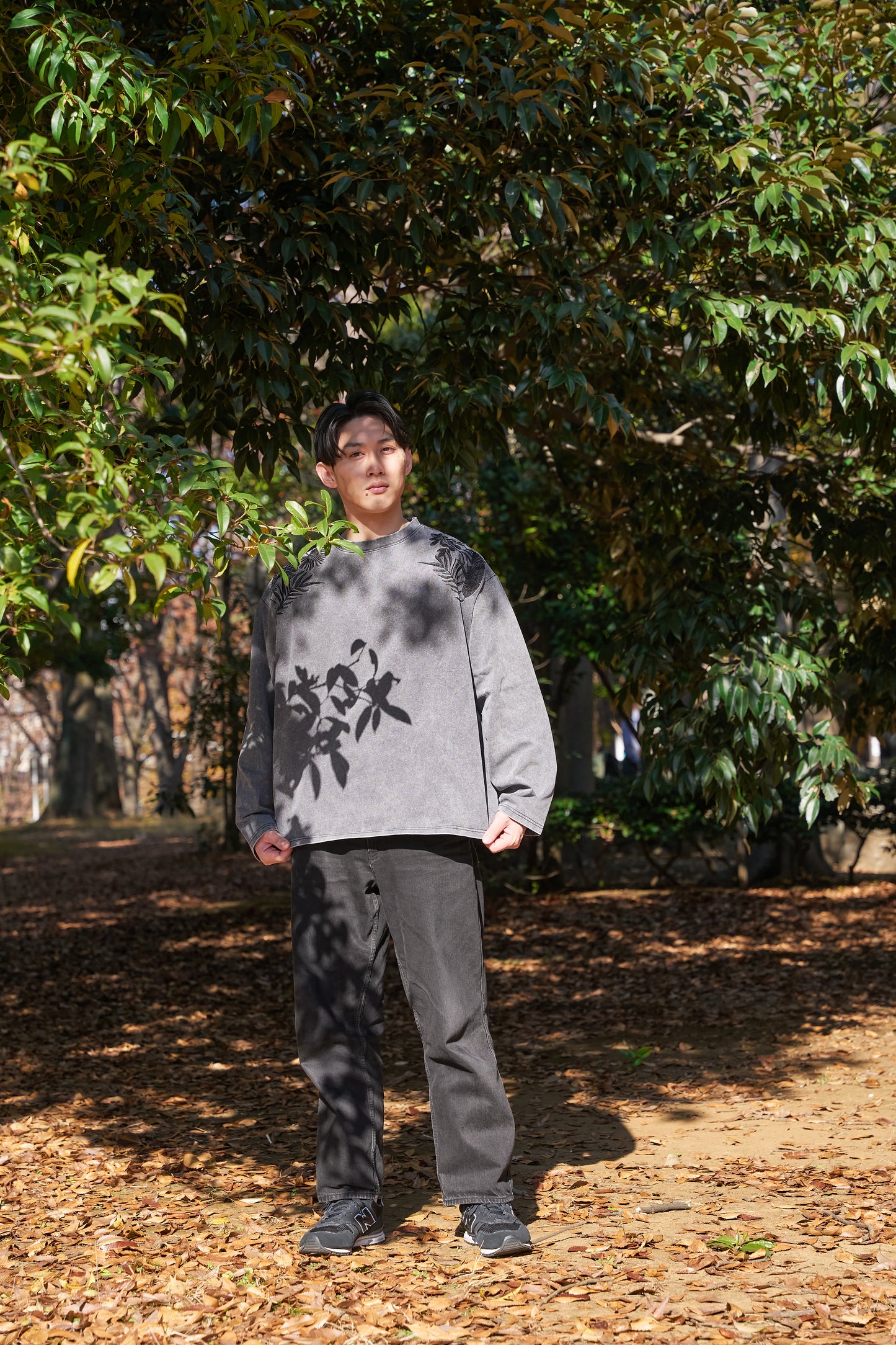Forest timeless Embroidery Long Sleeve 自然好きにおすすめな植物刺繍ロングスリーブ