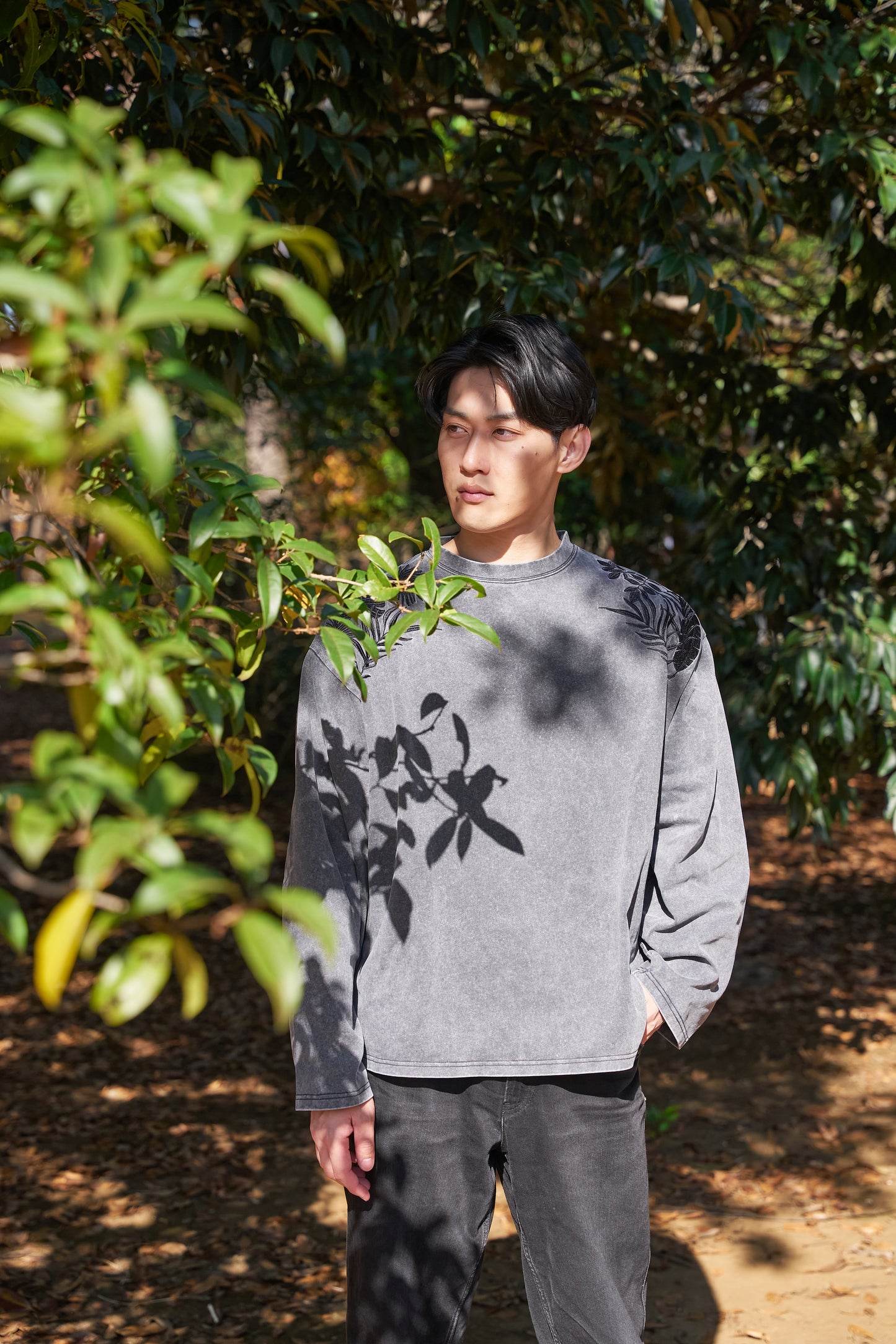 Forest timeless Embroidery Long Sleeve 自然好きにおすすめな植物刺繍ロングスリーブ