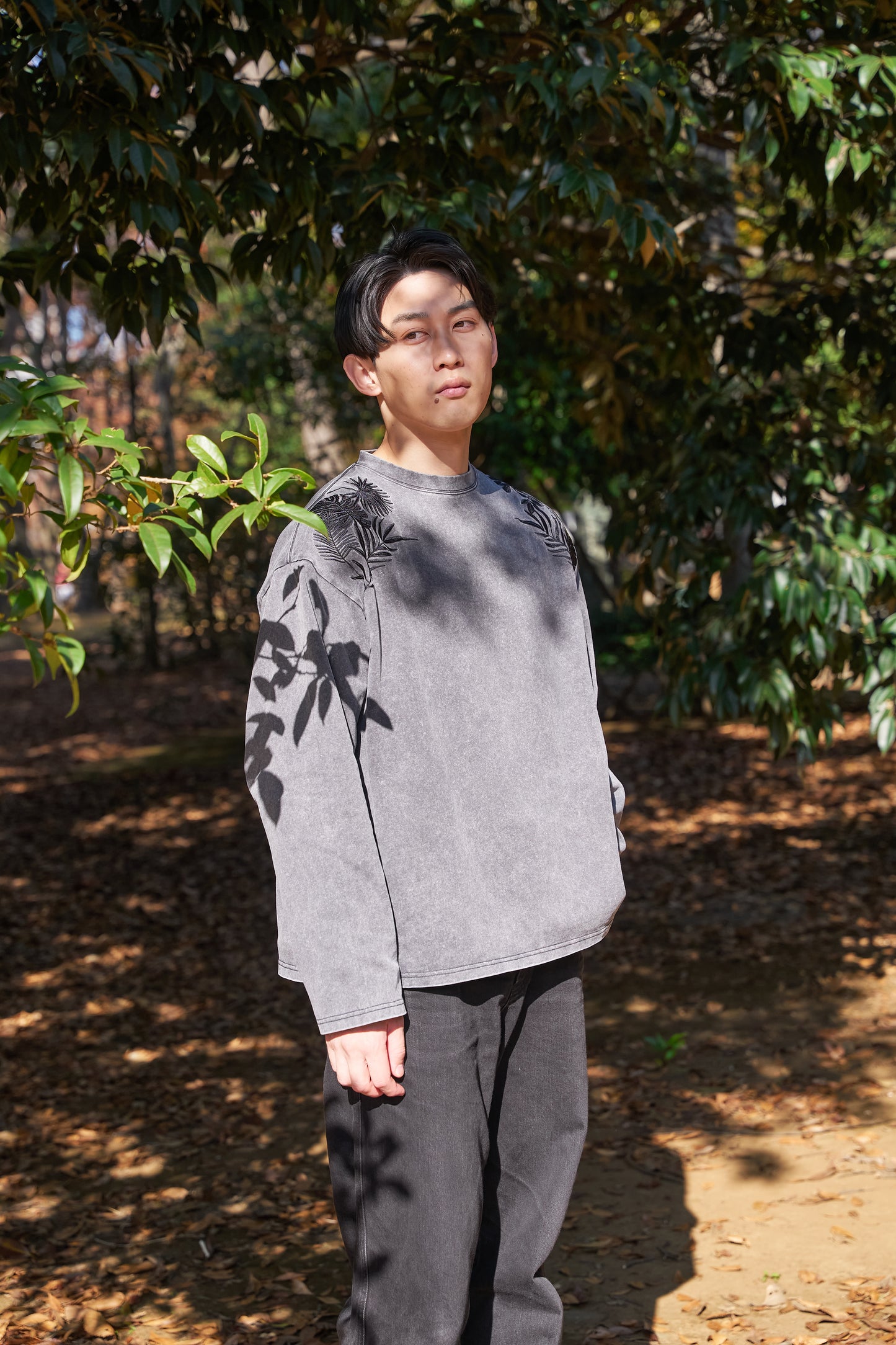 Forest timeless Embroidery Long Sleeve 自然好きにおすすめな植物刺繍ロングスリーブ
