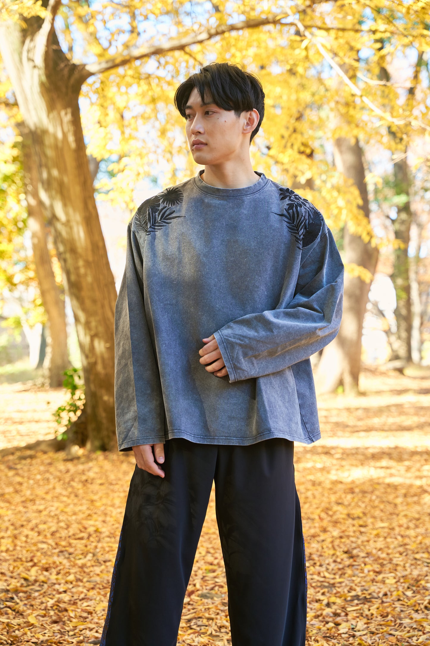 Forest timeless Embroidery Long Sleeve 自然好きにおすすめな植物刺繍ロングスリーブ