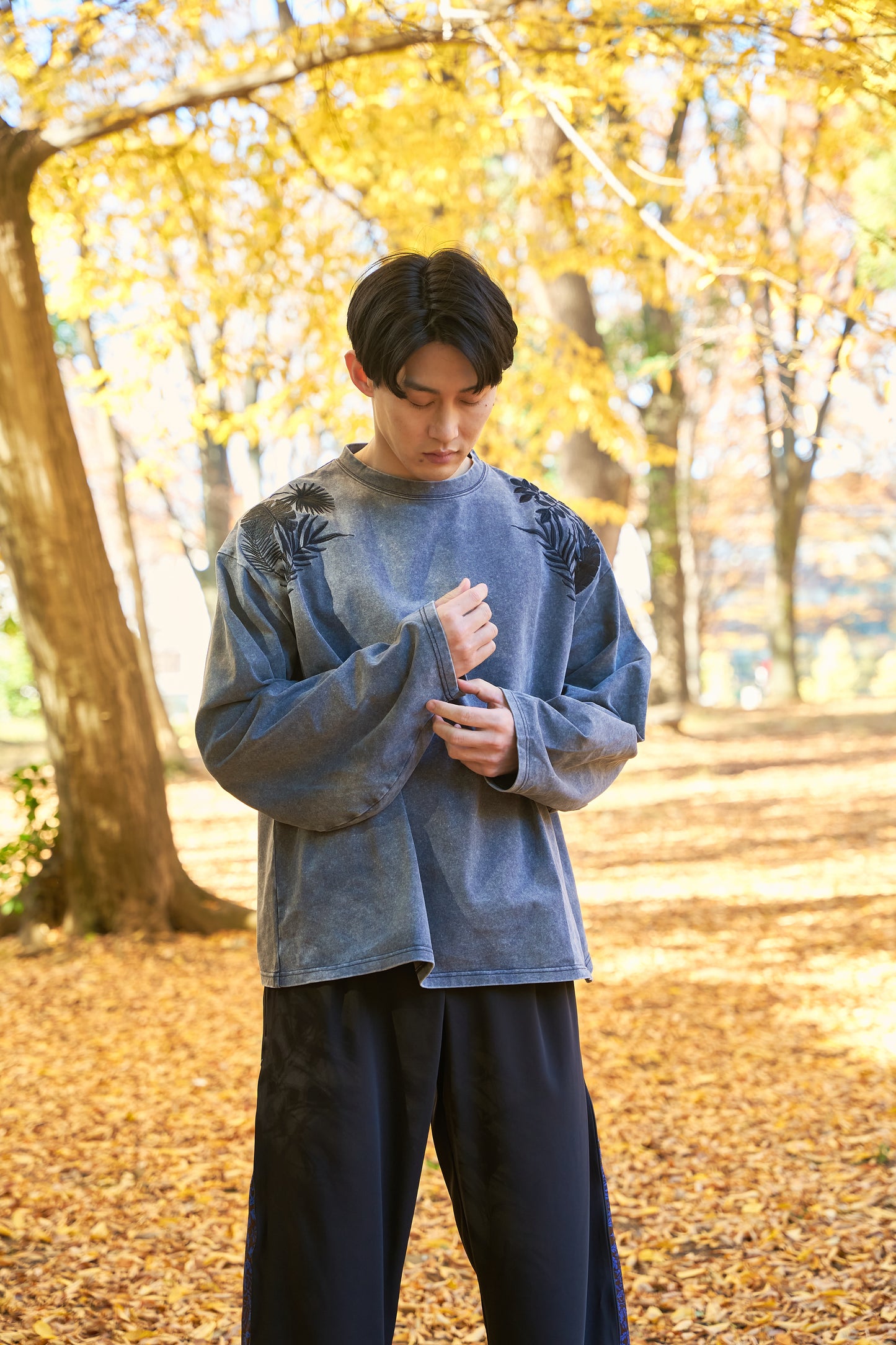 Forest timeless Embroidery Long Sleeve 自然好きにおすすめな植物刺繍ロングスリーブ