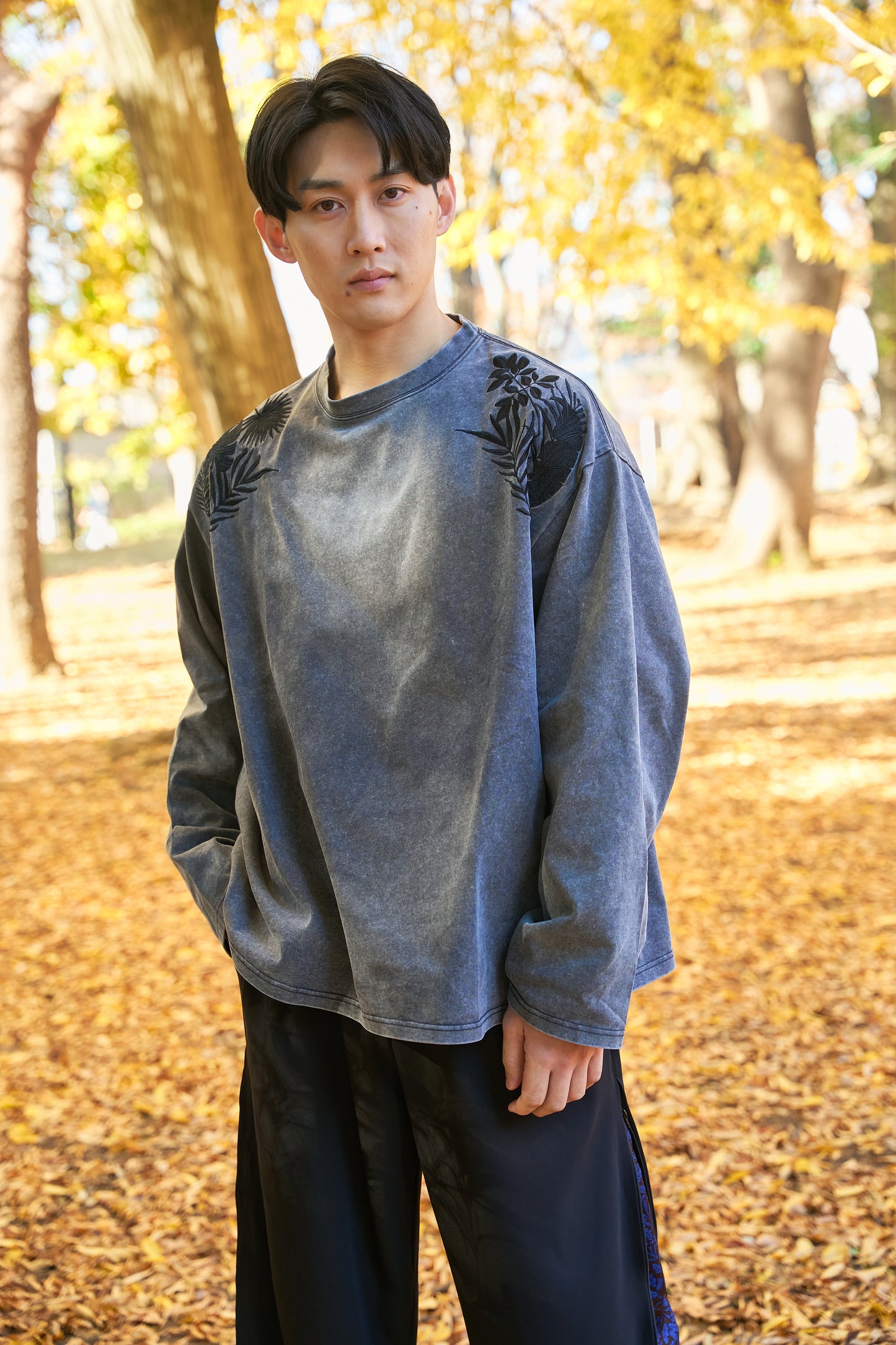 Forest timeless Embroidery Long Sleeve 自然好きにおすすめな植物刺繍ロングスリーブ