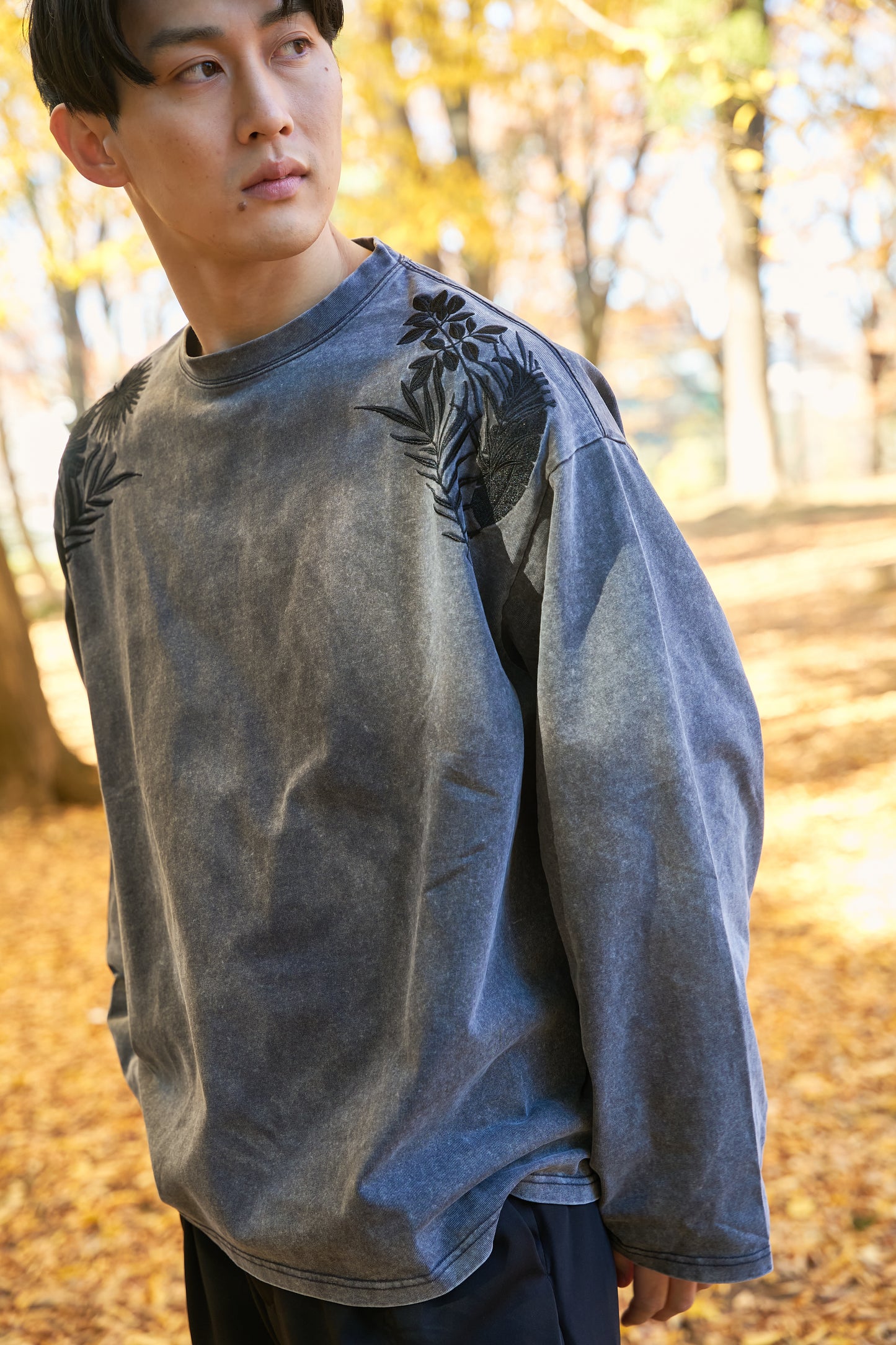 Forest timeless Embroidery Long Sleeve 自然好きにおすすめな植物刺繍ロングスリーブ