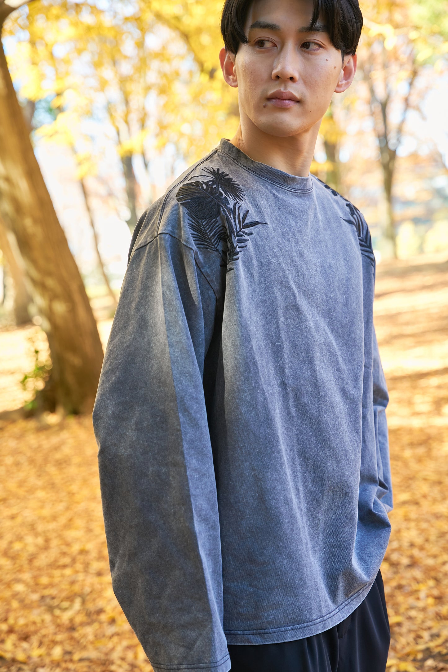 Forest timeless Embroidery Long Sleeve 自然好きにおすすめな植物刺繍ロングスリーブ