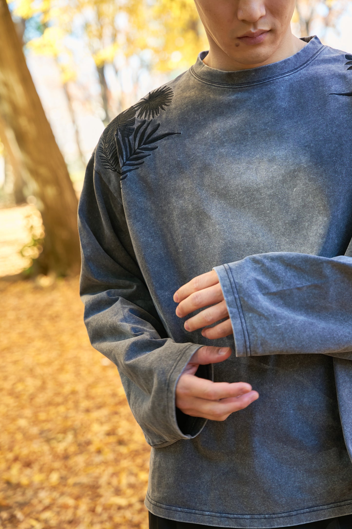 Forest timeless Embroidery Long Sleeve 自然好きにおすすめな植物刺繍ロングスリーブ