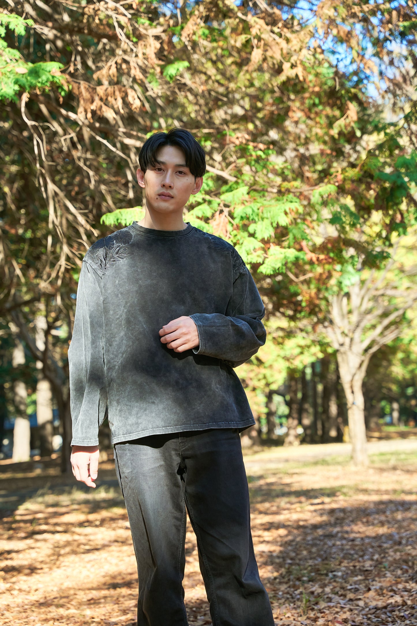 Forest timeless Embroidery Long Sleeve 自然好きにおすすめな植物刺繍ロングスリーブ