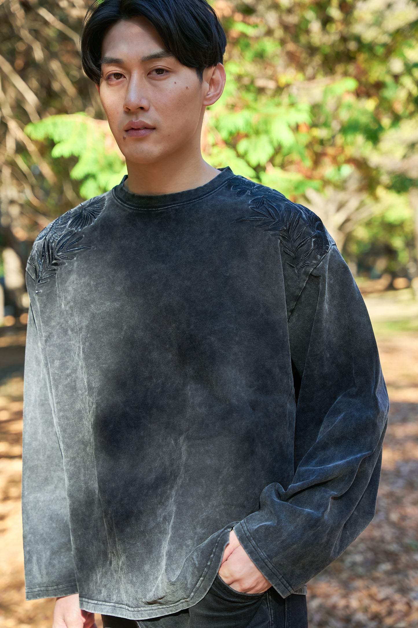 Forest timeless Embroidery Long Sleeve 自然好きにおすすめな植物刺繍ロングスリーブ