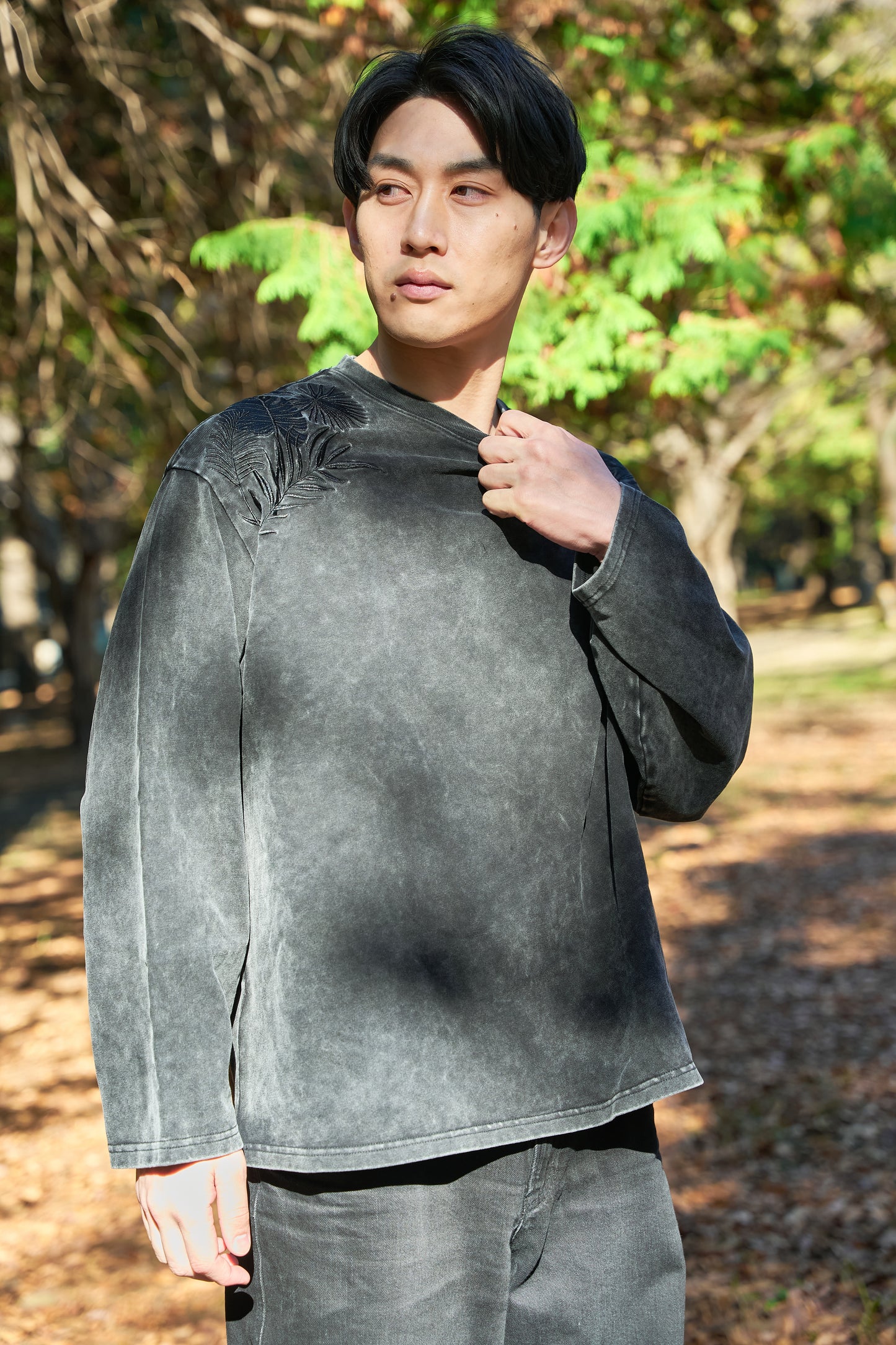 Forest timeless Embroidery Long Sleeve 自然好きにおすすめな植物刺繍ロングスリーブ