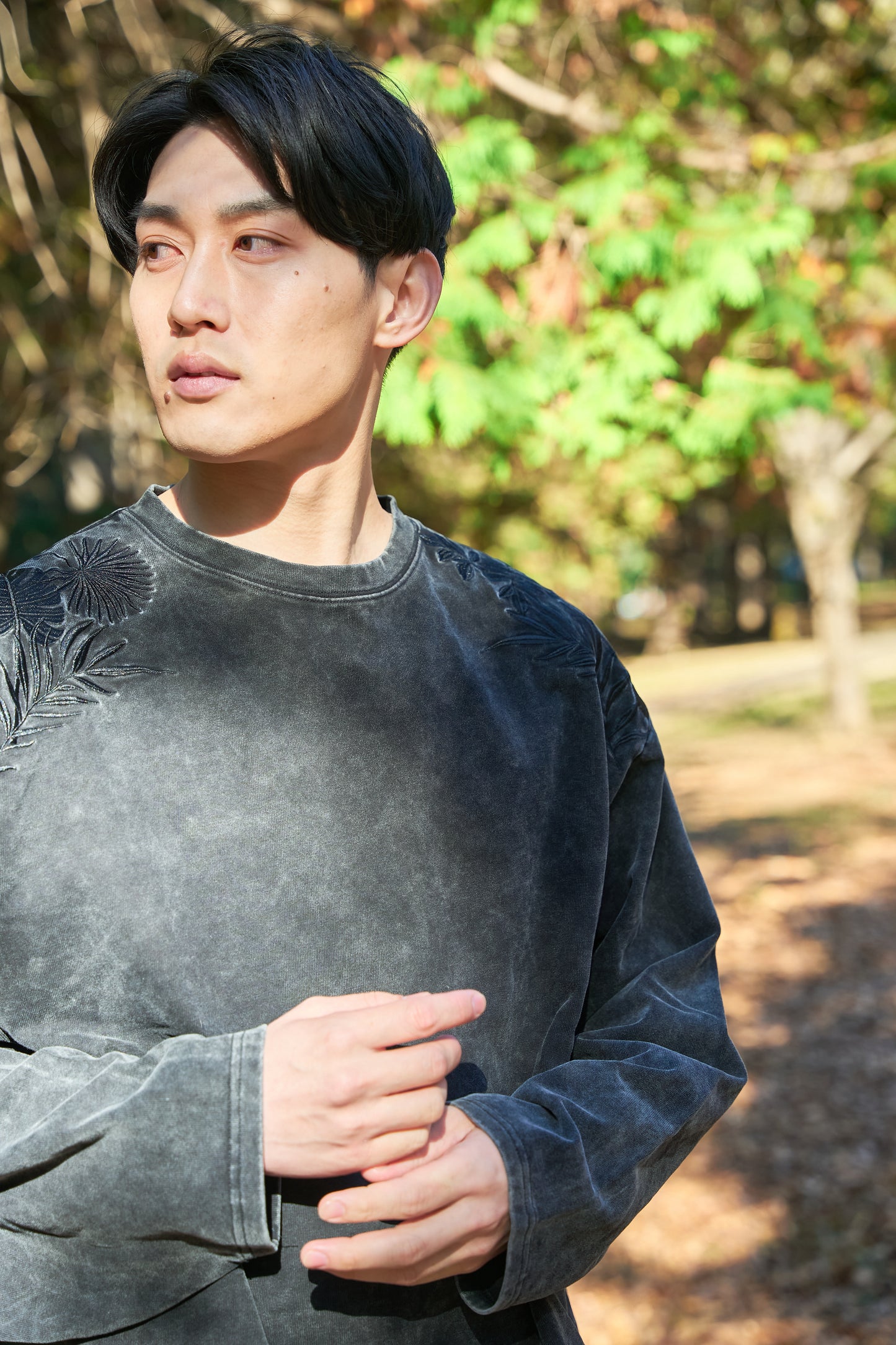 Forest timeless Embroidery Long Sleeve 自然好きにおすすめな植物刺繍ロングスリーブ