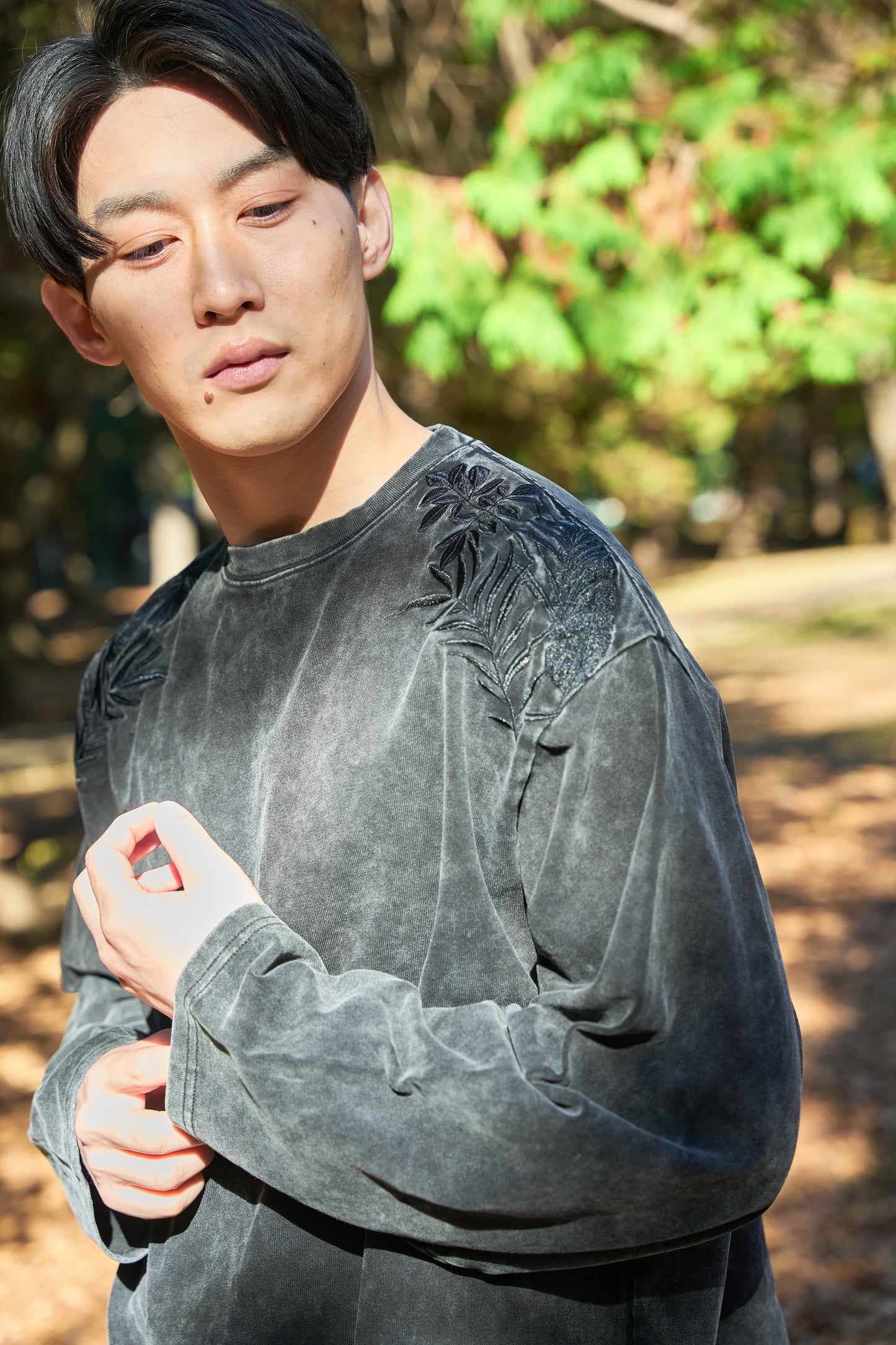 Forest timeless Embroidery Long Sleeve 自然好きにおすすめな植物刺繍ロングスリーブ